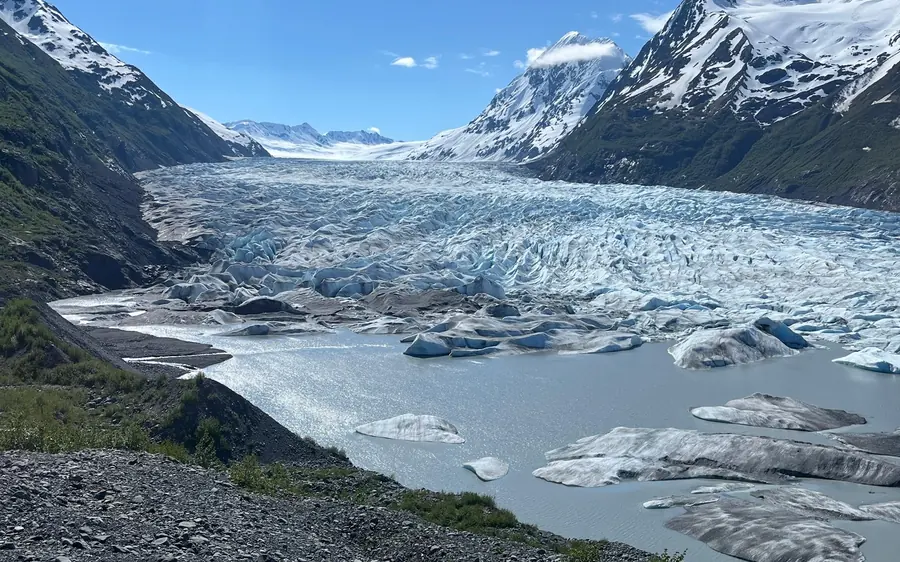 Glacier Blue Kayak & Grandview Tour